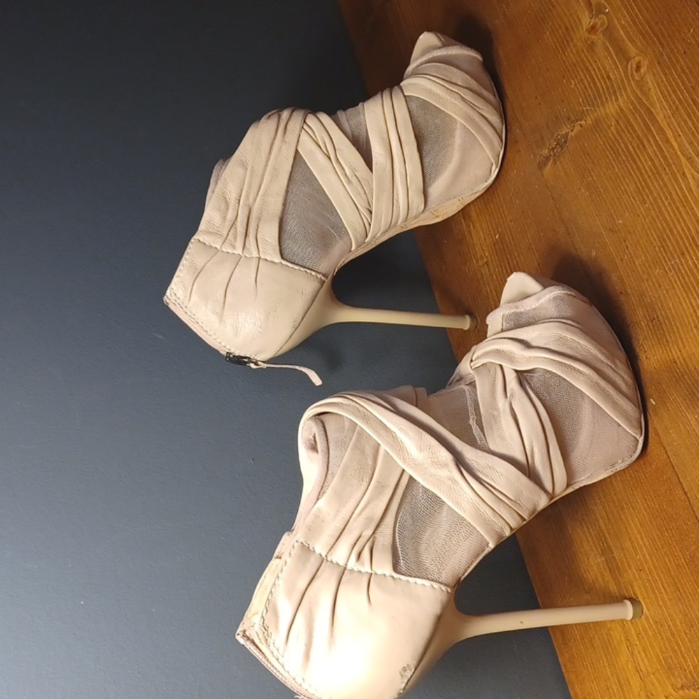 LAMB heels - Picture 16 of 16